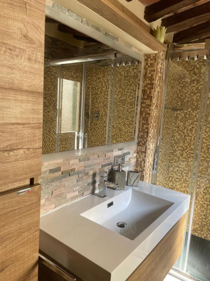 Il Cappellaio Matto Apartment Livorno Luaran gambar